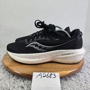 Saucony Women 10 Triumph 21 Black White Athletic Daily Gym Casual Running Shoe
